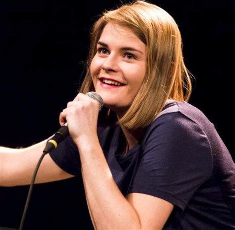 Comedian hazel brugger has won several prestigious awards, including the swiss comedy award and the german comedy award. Hazel Brugger: „Man muss seinen Schniedel auf den Tisch ...