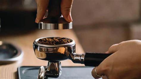 Mesin kopi oxone adalah pilihan terbaik kalau kamu tinggal dengan keluarga, karena dalam satu kali proses, mesin ini bisa menghasilkan 10 sampai 12 gelas kopi atau teh kesukaanmu dan keluarga. Bagian dan Tipe-Tipe Mesin Kopi Espresso | Sasame Coffee
