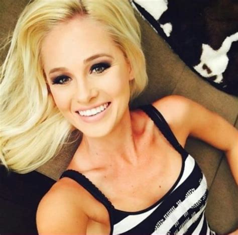 Hottest Tomi Lahren Bikini Pictures Expose Her Sexy Curvy Ass The Viraler