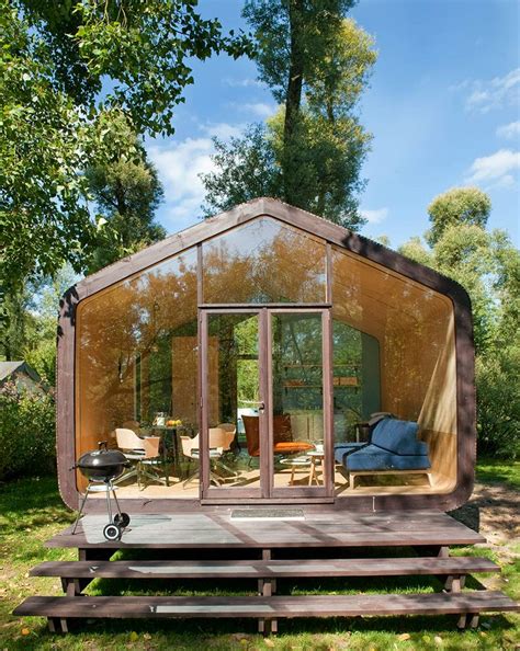 The modern architecture is totally different from the antique architecture which was too decorative and modern architects look at the houses as the fulfilment of purpose. This prefab tiny house is built from 24 layers of cardboard | Modular homes, Micro house, Tiny ...