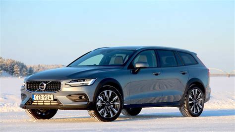 🚙what's the difference vs 2020 v60 cross country? A Fully-Loaded 2020 Volvo V60 Cross Country Can Cost ...