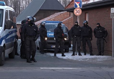 Wohnungen in braunschweig provisionsfrei wohnungen in allen größen angebote vieler immobilienportale einfache wohnungssuche in braunschweig. Spezialeinheiten durchsuchten Wohnungen und Häuser in ...