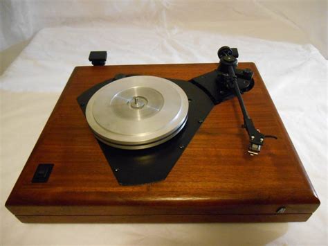 Ar The Turntable In Walnut Includes Shure V 15 Cartridge Vinyl