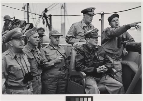 General Macarthur With His Staff During The Daring Landing At Inchon
