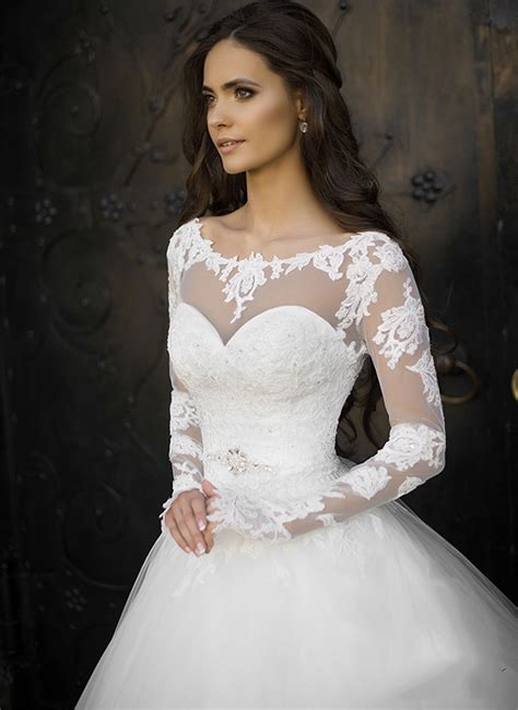 Vintage Lace Long Sleeve Ball Gown Wedding Dresses 2016 Ivory