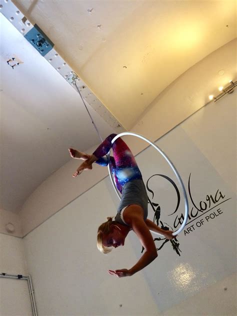 how to learn lyra hoop must read pole dance moves lyra pole dancing