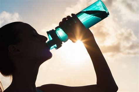 La Importancia De Mantener Una Buena Hidratación Durante Este Verano