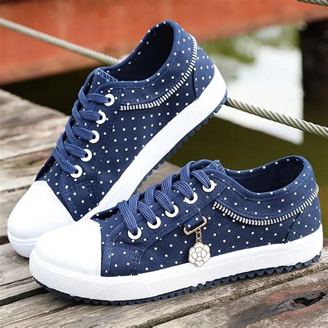 Spring Women Canvas Shoes Casual Flats Vulcanize Shoes Lace Up Female Breathable Fashion Stars