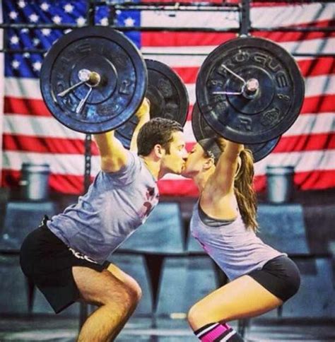 23 Awesomely Athletic Ideas For Engagement Photos Crossfit Couple