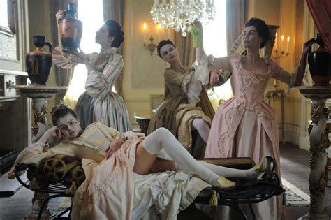 cosmo estrenará ‘harlots cortesanas un drama de época diferente sobre la prostitución