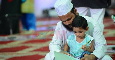 Berbuat baik kepada orang tua. Kalau Nak Anak Soleh, Ayah Kena Jadikan al-Quran Dan ...