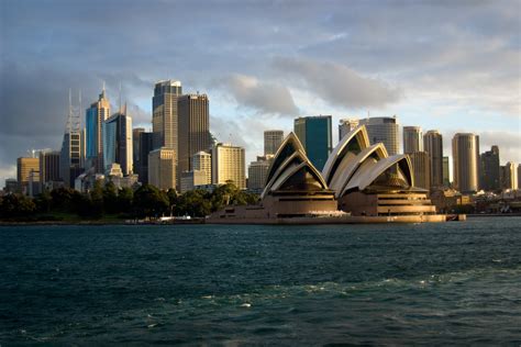 Sydney Opera House Pictures, History & Facts