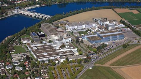 It is one of the largest pharmaceutical companies in the world. Novartis va transformer ses opérations à l'aide d'AWS ...