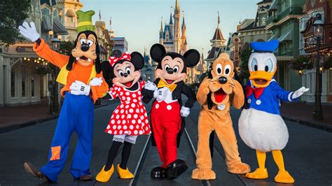 Celebrate Magic Kingdom Parks 45th Anniversary With 45 Photos From