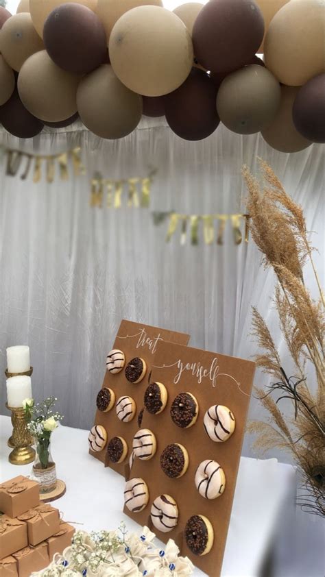 Outdoor Birthdayparty with wonderful Brown Gold decoration in 2021
