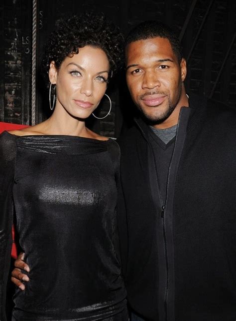 Michael Strahan And Nicole Murphy Before The Split Photo 17
