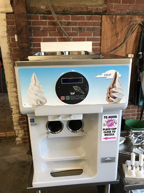 Carpigiani Soft Serve Ice Cream Frozen Yogurt Machine 193barusan