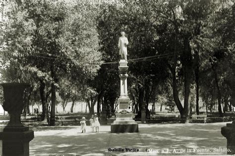 Monumento A Juan Antonio De La Fuente En Saltillo Coahuila Mexico