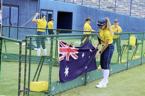 Australian Womens Softball Team In Japan 008 Japan Forward