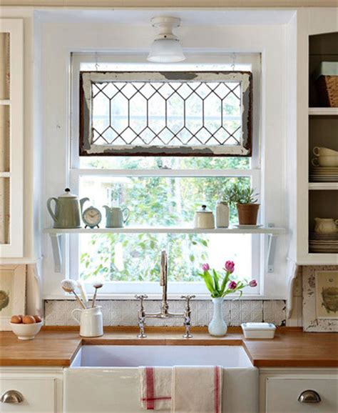 Se trata de una persiana interior. Una ventana encima del fregadero #cocinas #mobiliario Blog ...