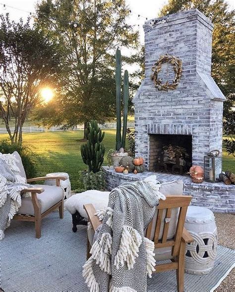 20 Easy And Creative Fall Decorations For Your Backyard Homeridian