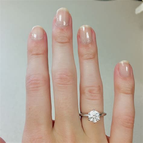 Top 94 Images Picture Of 1 Carat Diamond Ring On Finger Sharp