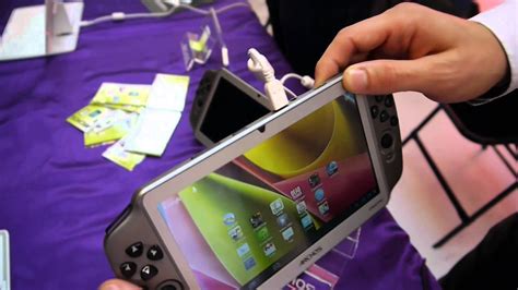 Archos Gamepad Une Tablette 7 Dual Core Pour Le Jeu Avec Joystick