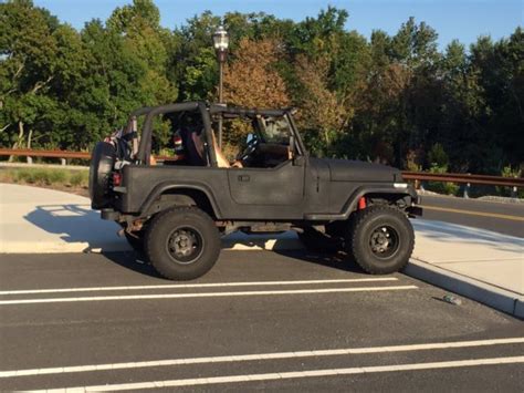 94 Jeep Wranger Yj Black With Rhino Line Paint Lifted No Rust For