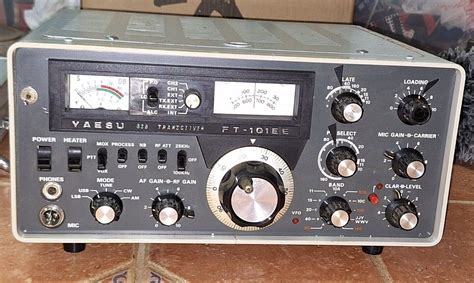 Yaesu Ft 101ee Ssb Ham Radio Transceiver No Cord Untested For Parts