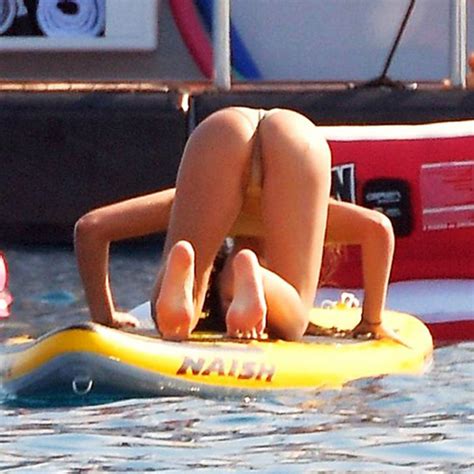 Jennifer Flavin Nude Pics Rebecca Gayheart Topless Beach Tanning