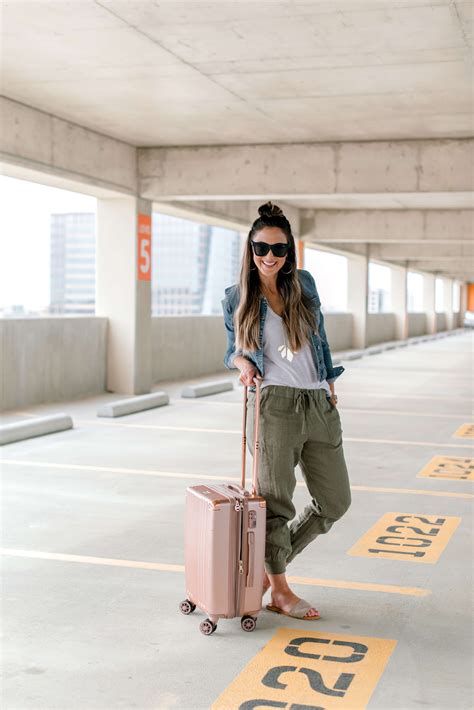 What To Wear Traveling This Summer Style Your Senses Travelling Outfits Summer Summer Airport