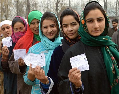 Kashmiris Brave The Cold To Come Out And Vote India News