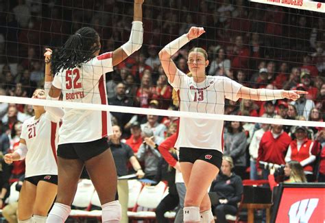 Wisconsin Volleyball Sweeps Maryland In A Milestone Win For Coach Kelly Sheffield