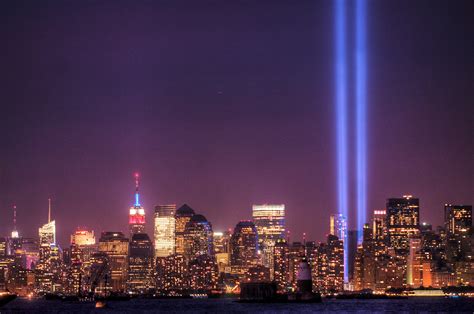 Resplandeciente Monumento A Los Ataques Del 911 En Nueva York
