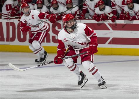 Le premier choix du canadien de montréal lors. Cole Caufield - 2020 Hobey Baker Nominee