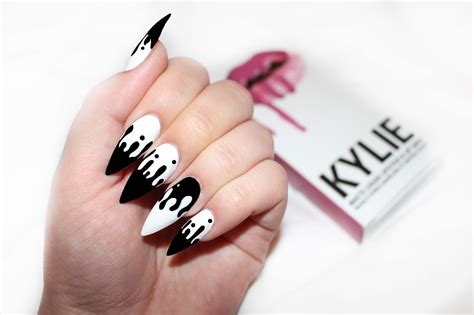 Kylie Jenner Pink Drip Nails 10 Unique Nail Designs Of Kylie Jenner We Are Obsessed About