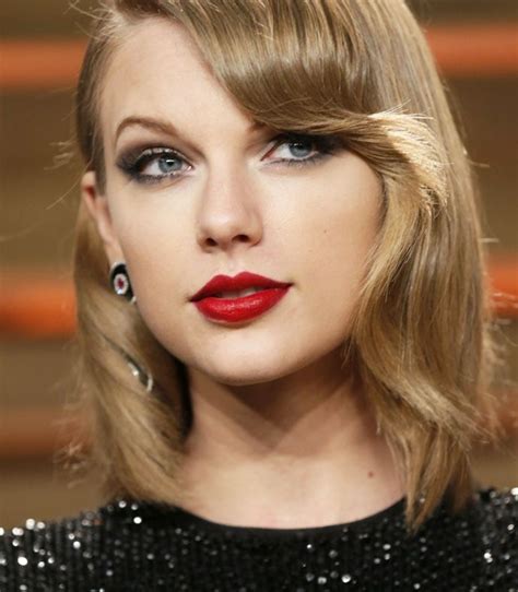 5 Taylor Swift Makeups With Red Lipstick Super Vaidosa