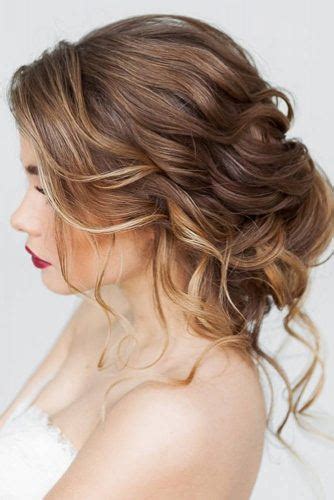 39 Totally Trendy Prom Hairstyles For 2023 To Look Gorgeous