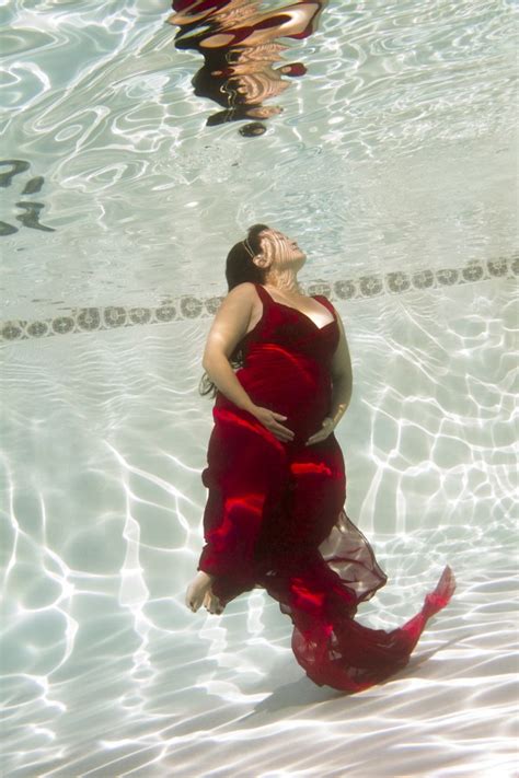 underwater maternity  projectdoris photography