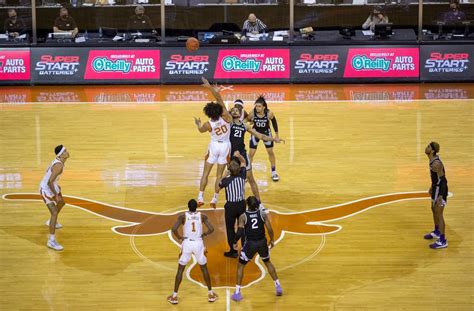 Texas Basketball The Best Images From The Longhorns 82 67 Win