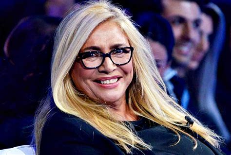 Italian actress & anchor, born in venice 20th october 1952. Mara Venier: 'La Rai mi aveva rottamato, il ritorno a ...