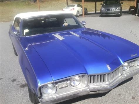 1968 Oldsmobile Cutlass Supreme 3 Speed Automatic Blue Convertible