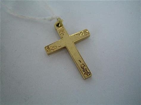 18ct Gold Cross Pendant 26g Pendantslockets Jewellery