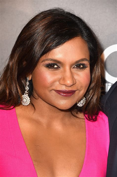 Mindy Kaling Jennifer Lopezs Cat Eye Is Just As Sexy As Her Famous