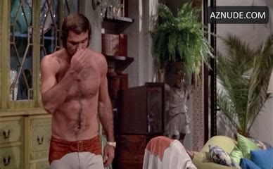 Burt Reynolds Shirtless Butt Scene In The Man Who Loved Wo Aznude Men