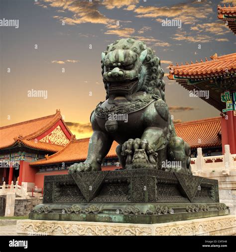 Bronze Lion Forbidden City Hi Res Stock Photography And Images Alamy