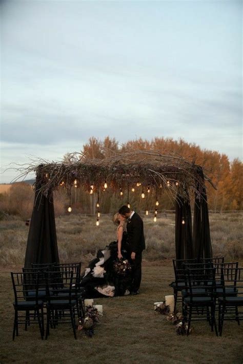 Gothic Wedding Altar Styled Wedding Shooting Halloween Wedding