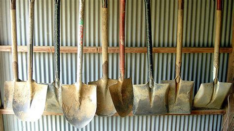 choose the right shovel for any job and do less work