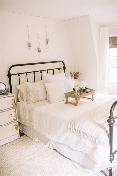 Farmhouse Guest Bedroom Makeover Lynzy And Co