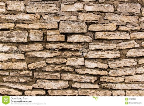 Pared Fortificada Resistida Vieja De La Piedra Caliza Foto De Archivo